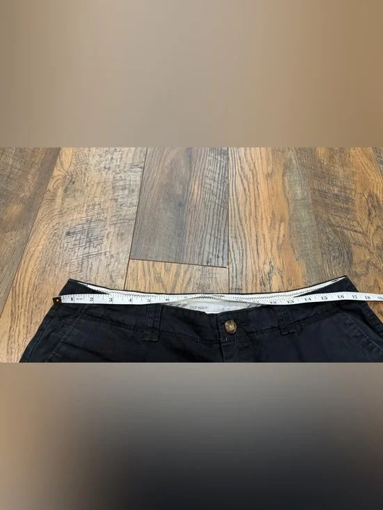 Old Navy Black Chino Shorts, Women’s Size 12, Low Rise - Picture 4 of 7
